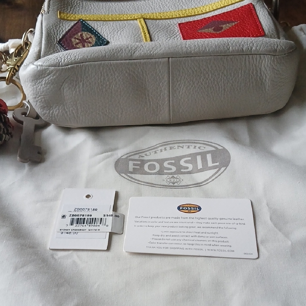 Fossil Leather Sydney Crossbody Bag - Picture 8 of 9